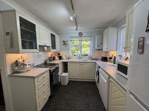 KITCHEN- click for photo gallery